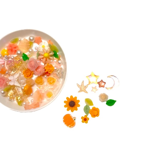 π Orange Yellow Fall Resin Nail Charm 50pc Mixed Pieces - Picture 3 of 4